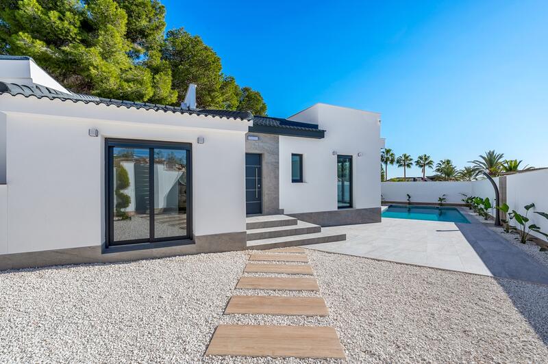 4 soverom Villa til salgs 4 soverom Villa til salgs