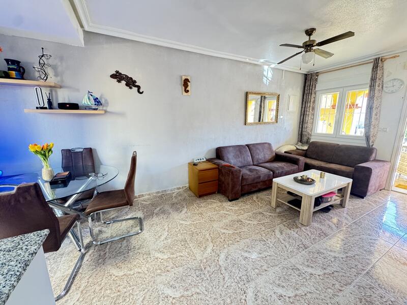 2 bedroom Townhouse for sale