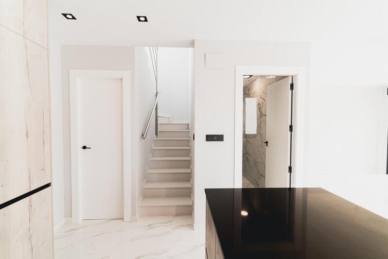 4 Schlafzimmer Villa zu verkaufen 4 Schlafzimmer Villa zu verkaufen