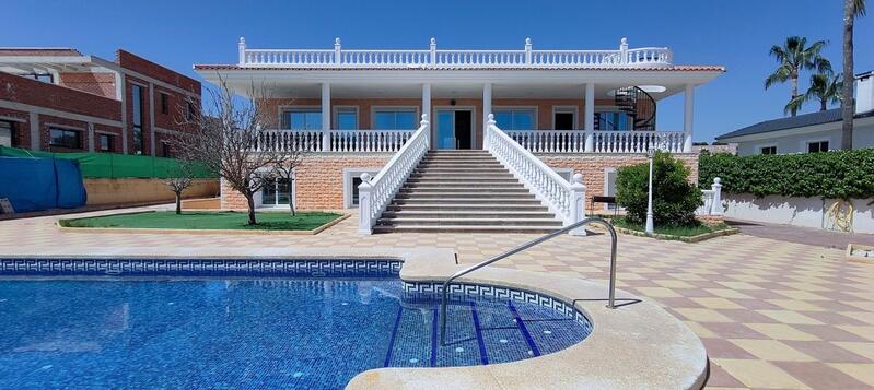 Villa til salg i Albir, Alicante