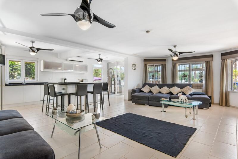 4 Schlafzimmer Landhaus zu verkaufen