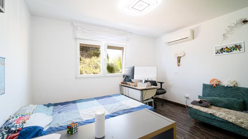 4 спальная комната вилла продается