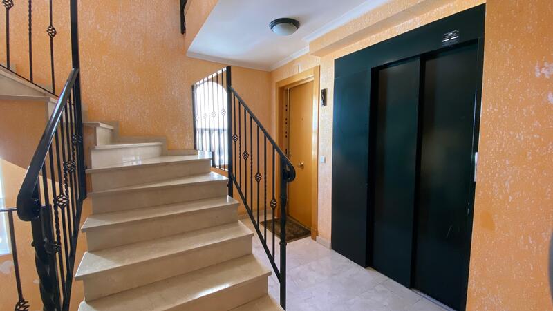 4 slaapkamer Appartement Te koop 4 slaapkamer Appartement Te koop