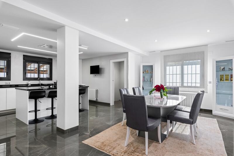 5 спальная комната вилла продается