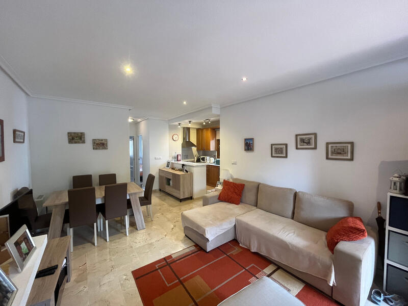 2 bedroom Apartment for sale