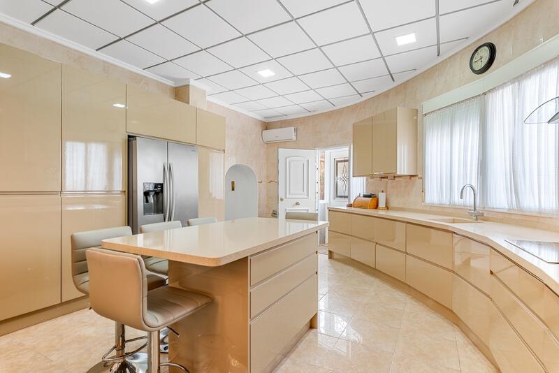 7 спальная комната вилла продается