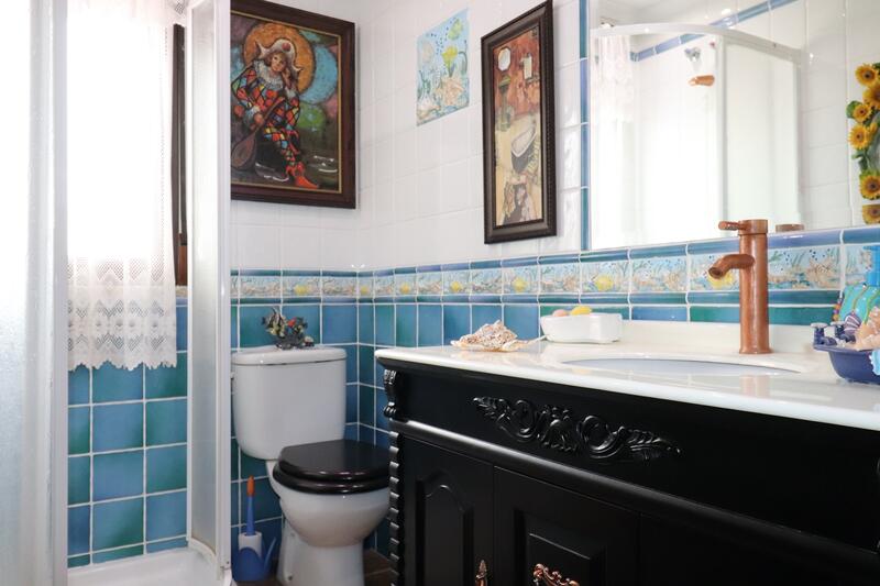 6 bedroom Villa for sale