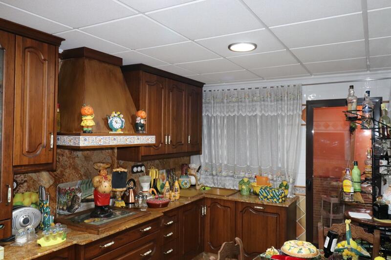 6 bedroom Villa for sale