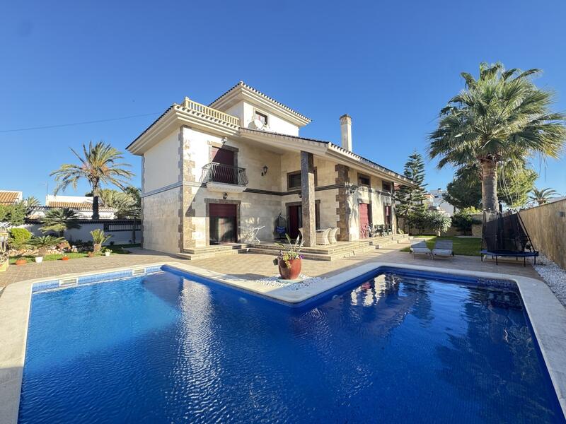 Villa zu verkaufen in Cabo Roig, Alicante