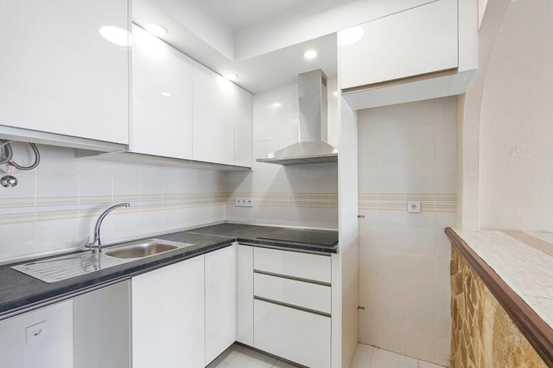 3 спальная комната городская тюрьма продается