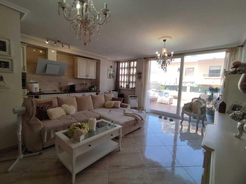 2 bedroom Townhouse for sale