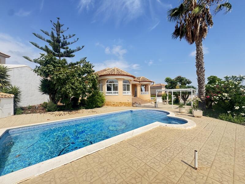 Villa à vendre dans San Miguel de Salinas, Alicante