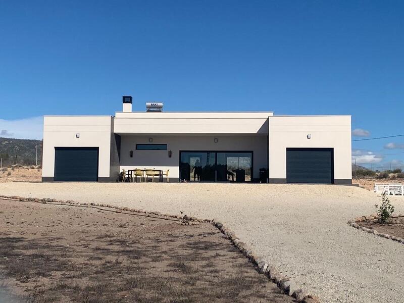 4 soverom Villa til salgs 4 soverom Villa til salgs