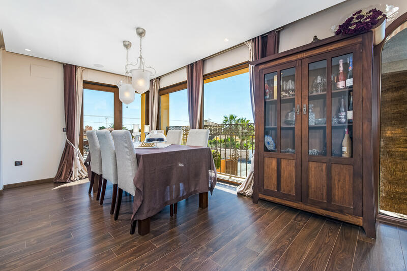 4 bedroom Villa for sale