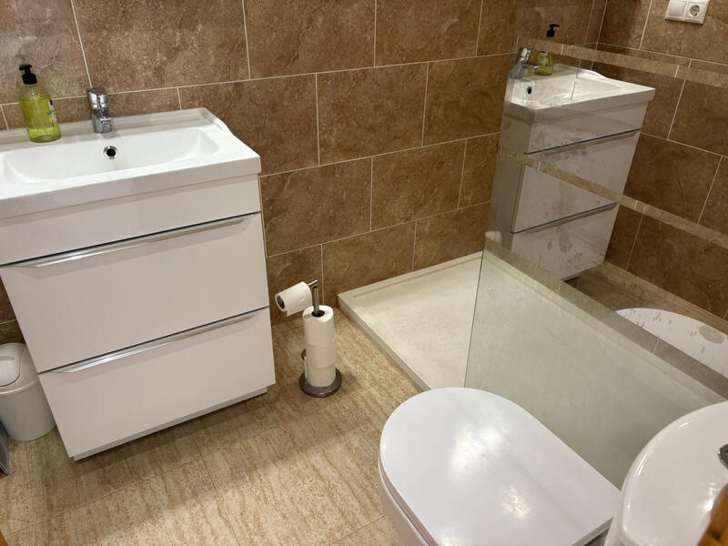 2 Cuarto Adosado en venta