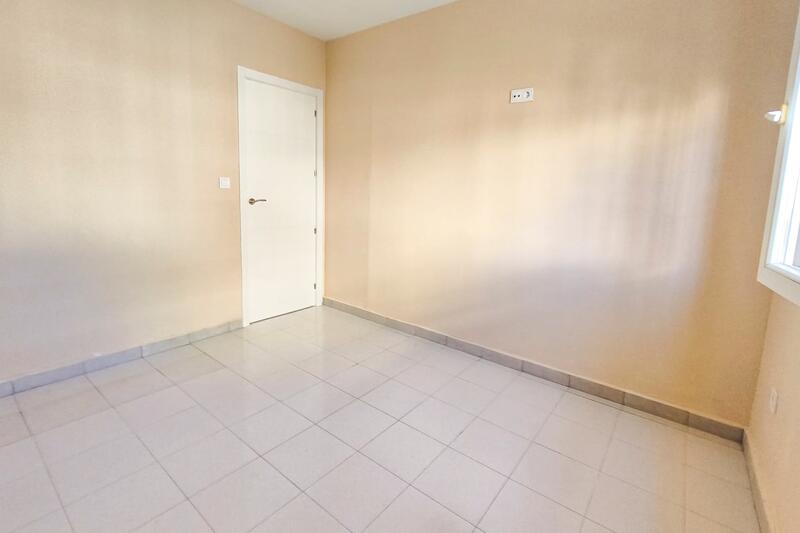 3 slaapkamer Gezinswoning Te koop