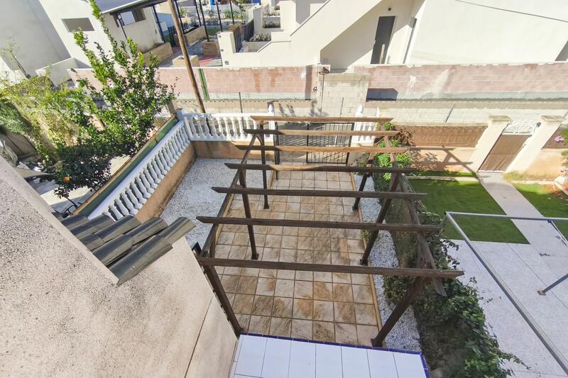 3 slaapkamer Gezinswoning Te koop