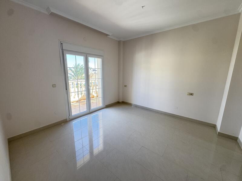 4 slaapkamer Villa Te koop