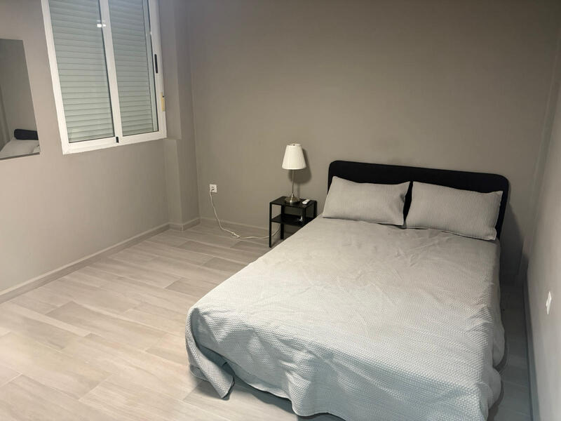 5 bedroom Townhouse for sale