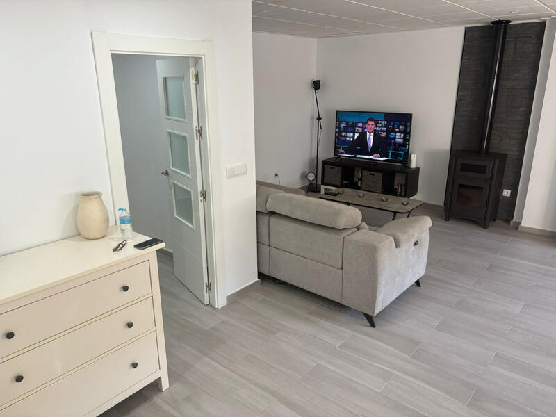 5 bedroom Townhouse for sale