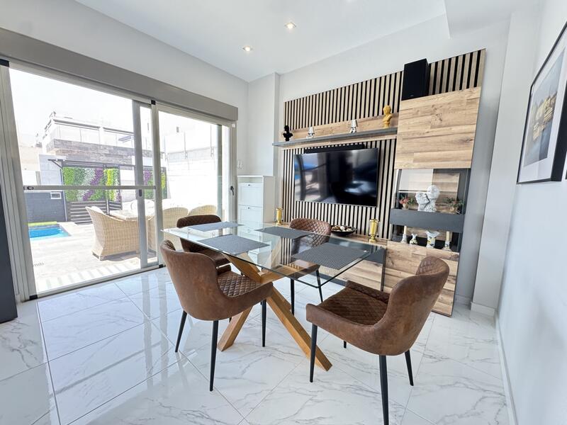 4 bedroom Villa for sale