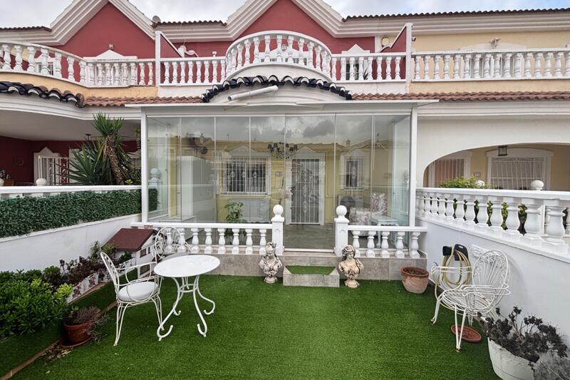 Townhouse for sale in Benijófar, Alicante