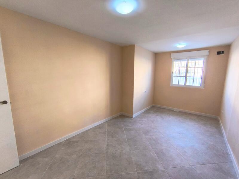 2 Schlafzimmer Stadthaus zu verkaufen