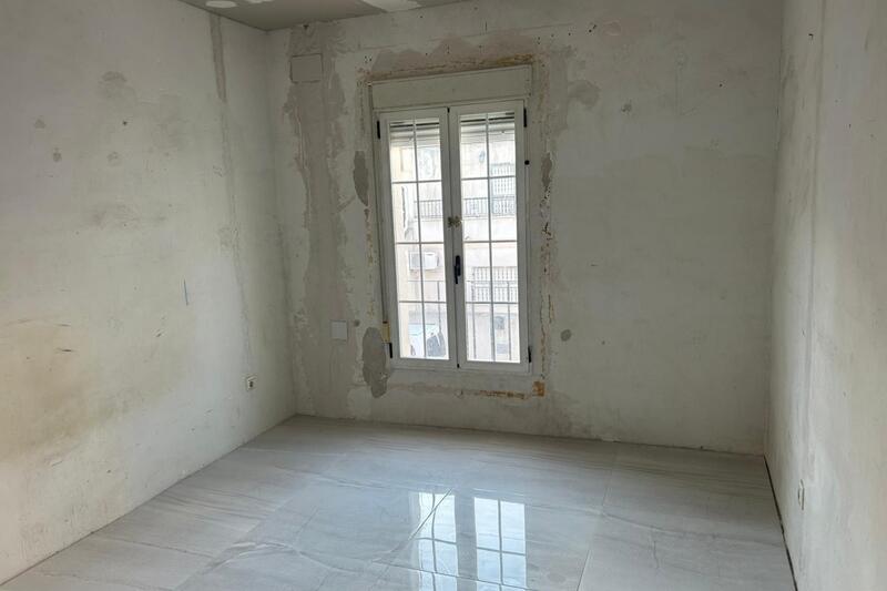 3 slaapkamer Gezinswoning Te koop