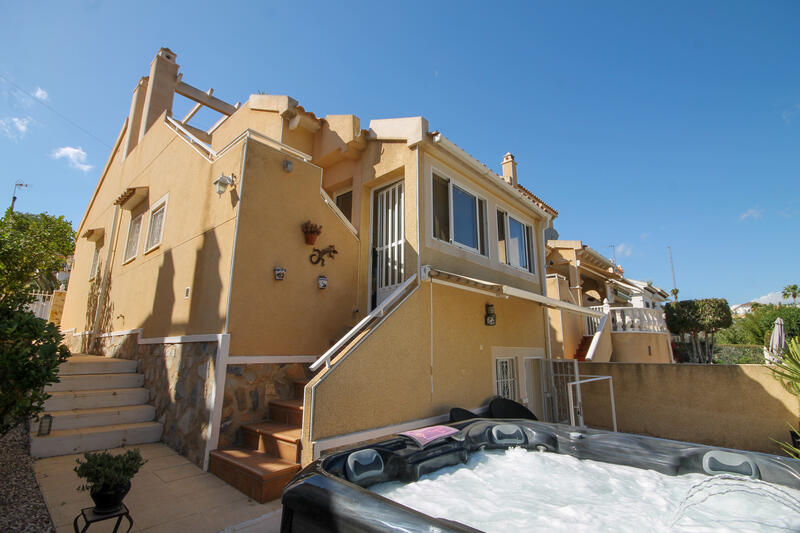 Villa à vendre dans Villamartin, Alicante