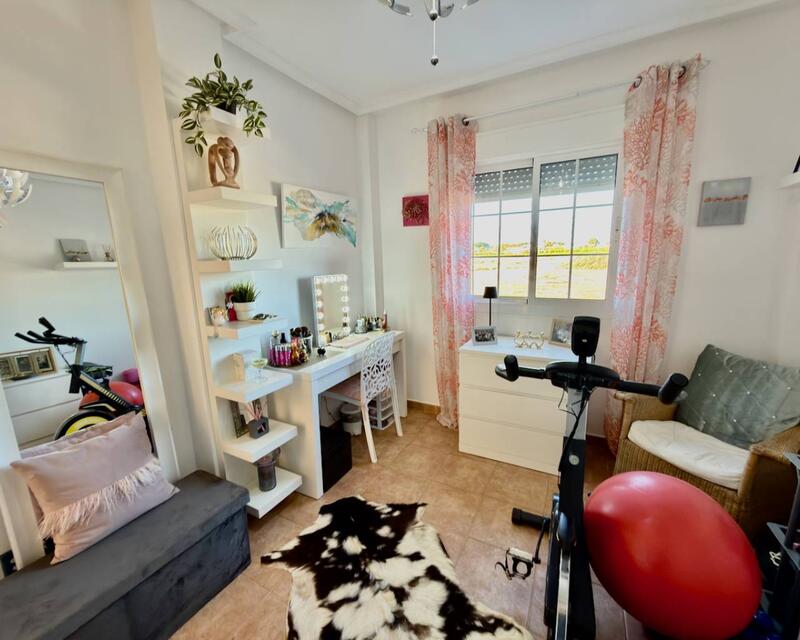 3 Schlafzimmer Villa zu verkaufen 3 Schlafzimmer Villa zu verkaufen