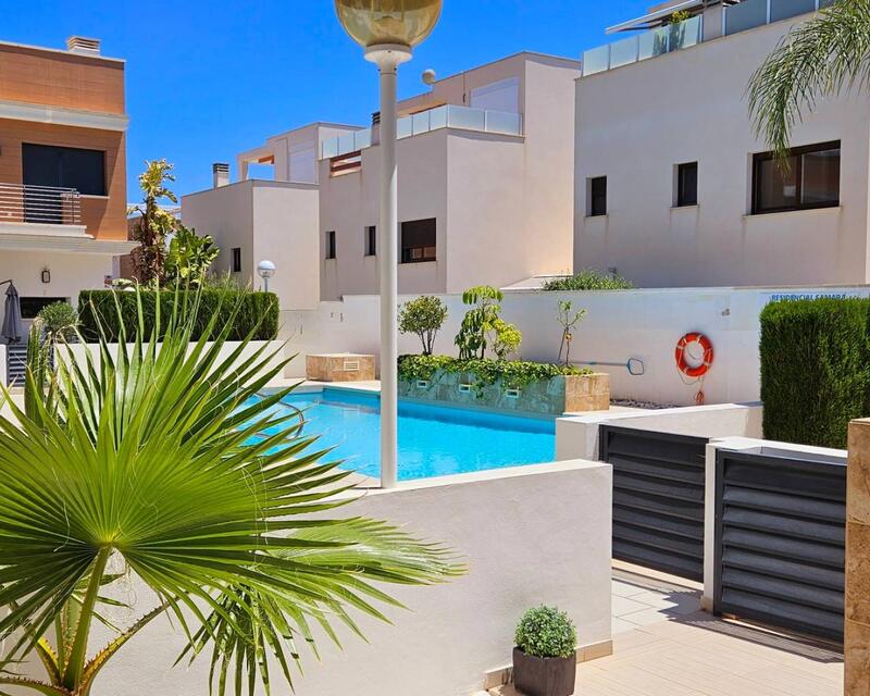 3 slaapkamer Villa Te koop 3 slaapkamer Villa Te koop