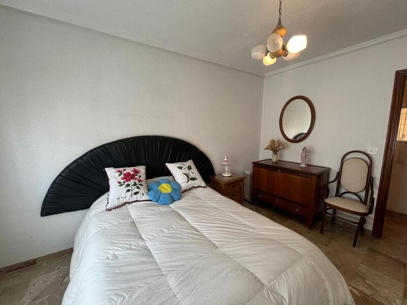 4 slaapkamer Gezinswoning Te koop