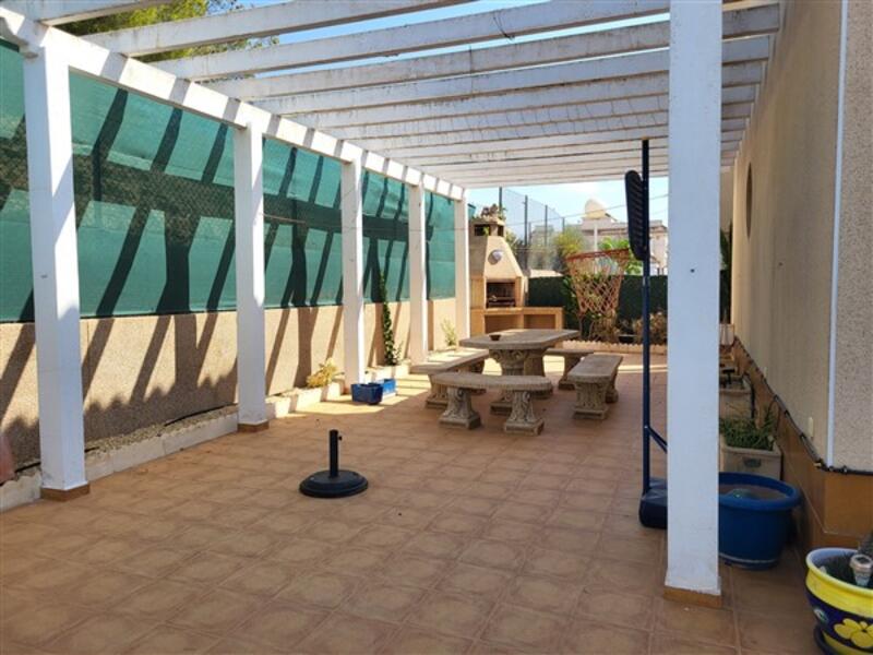 3 спальная комната вилла продается