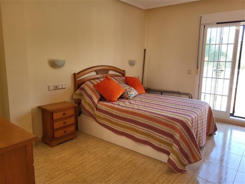 3 спальная комната вилла продается