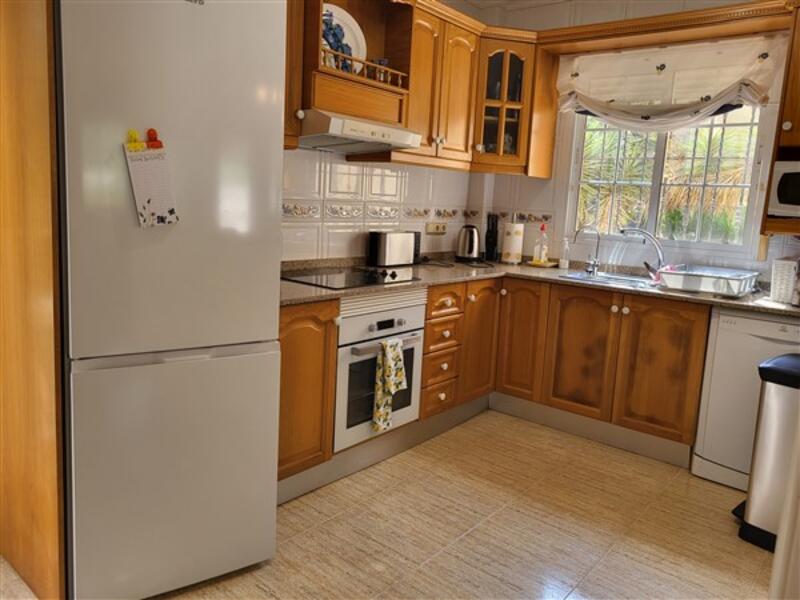 3 спальная комната вилла продается