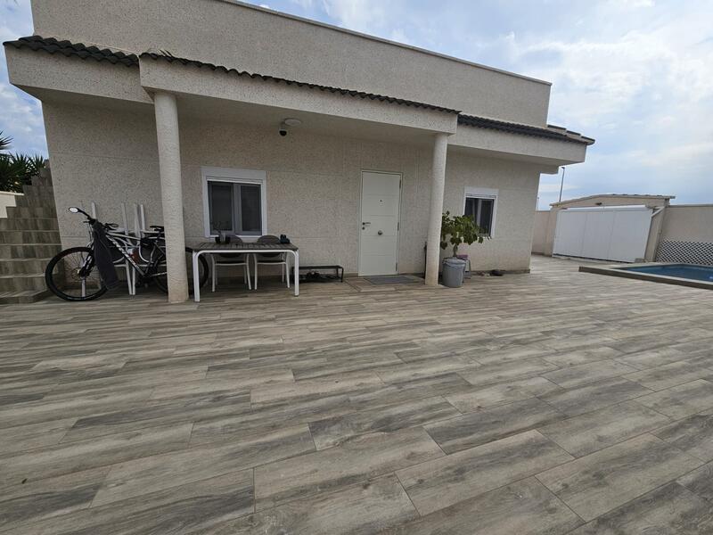 4 Cuarto Villa en venta