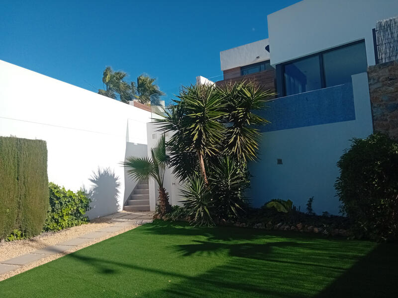 4 Cuarto Villa en venta