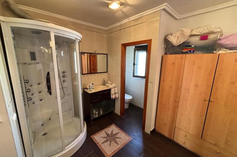 4 bedroom Villa for sale