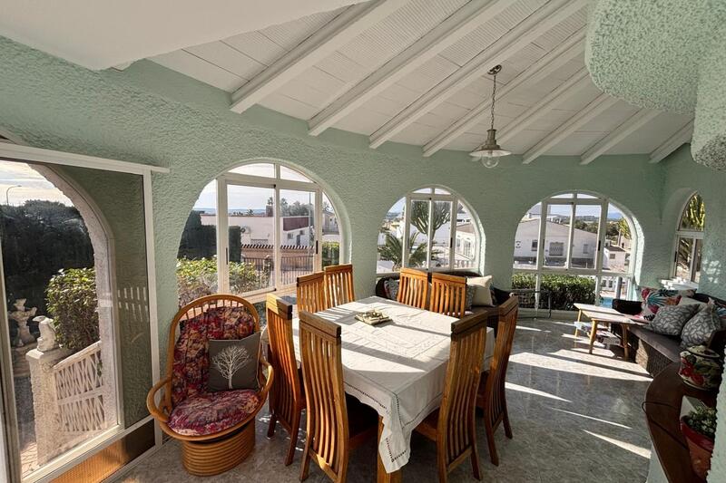 4 Cuarto Villa en venta