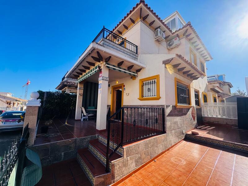 2 Cuarto Villa en venta