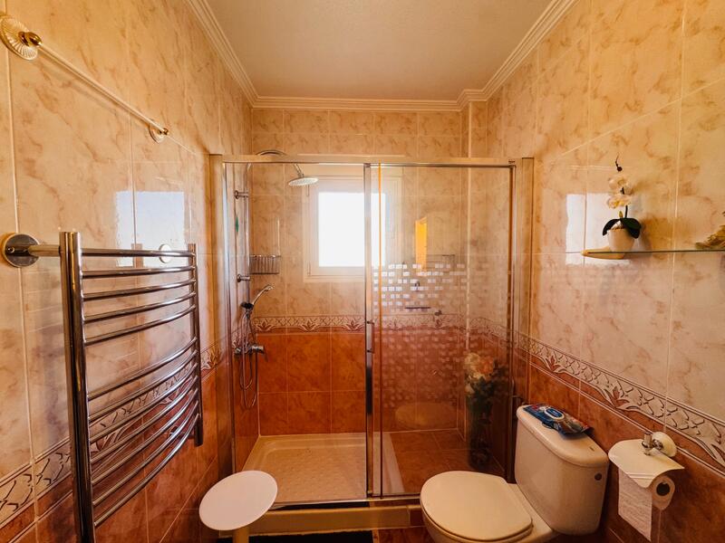 2 Cuarto Villa en venta