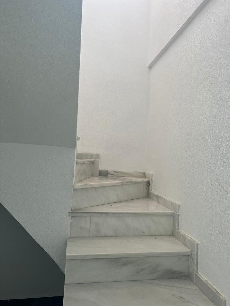 3 slaapkamer Appartement Te koop 3 slaapkamer Appartement Te koop