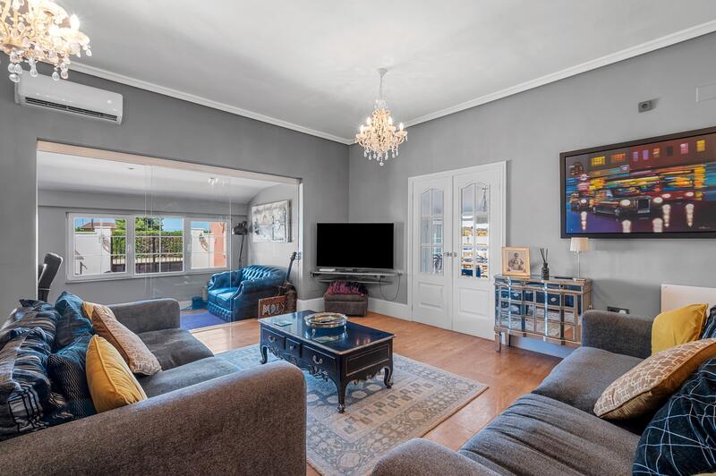 6 bedroom Country House for sale