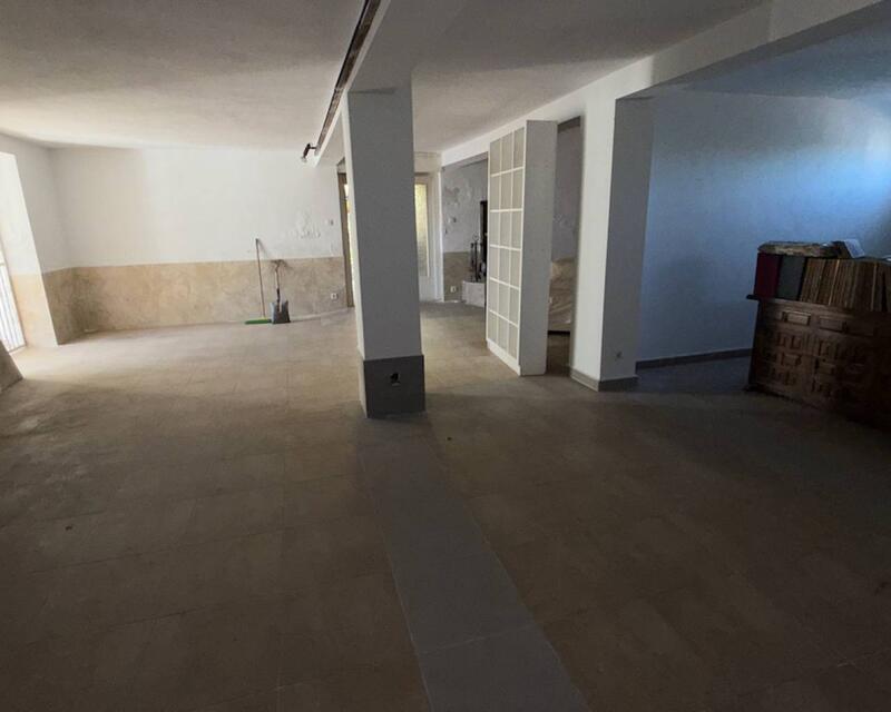 6 bedroom Country House for sale