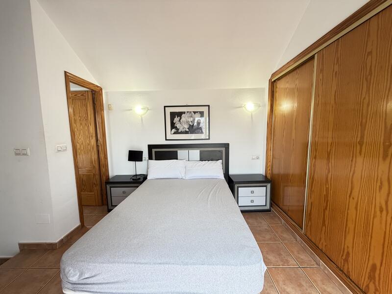 2 slaapkamer Gezinswoning Te koop