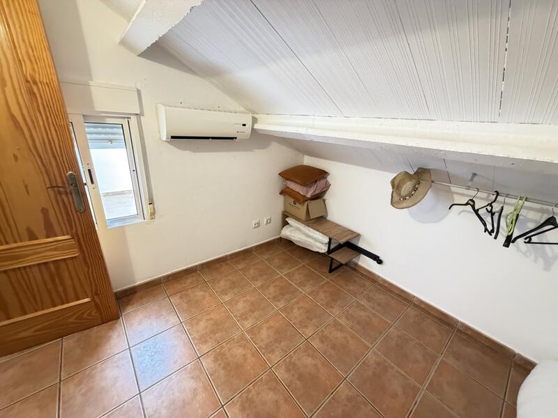 2 slaapkamer Gezinswoning Te koop