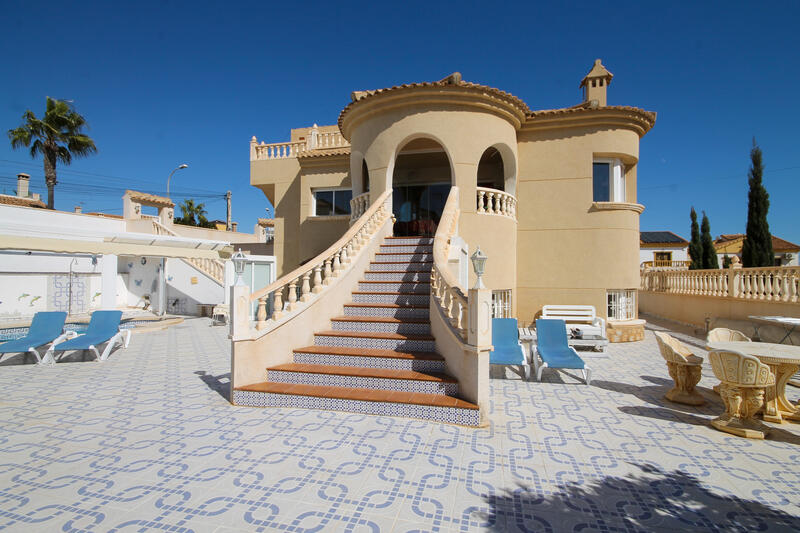 4 bedroom Villa for sale