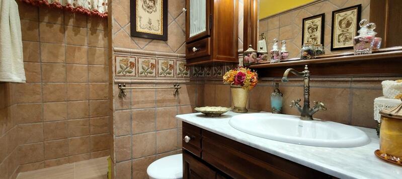 4 bedroom Country House for sale