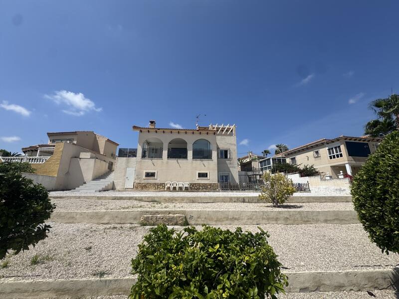 Villa Te koop in San Miguel de Salinas, Alicante