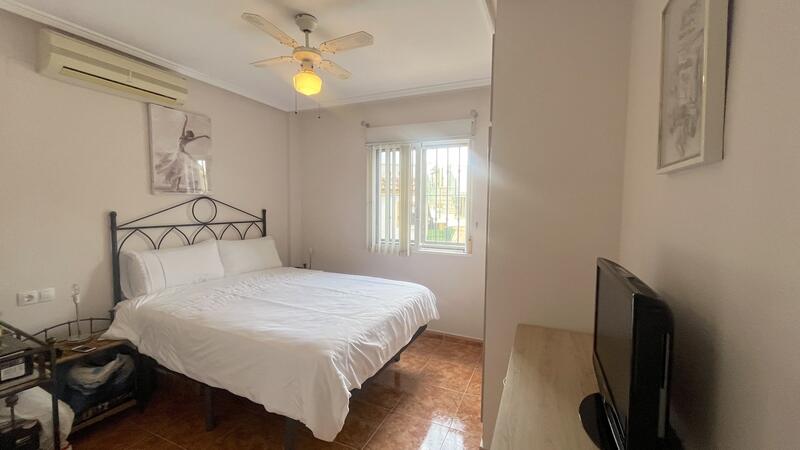 2 slaapkamer Gezinswoning Te koop